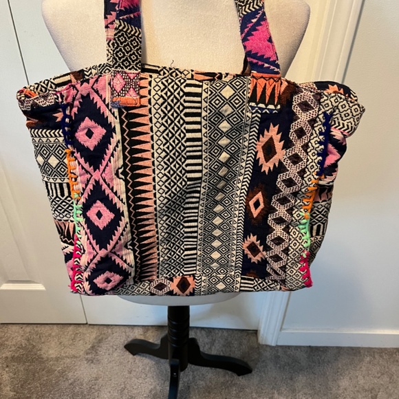 Street Level Multicolor Patterned Tote Bag - Picture 8 of 12